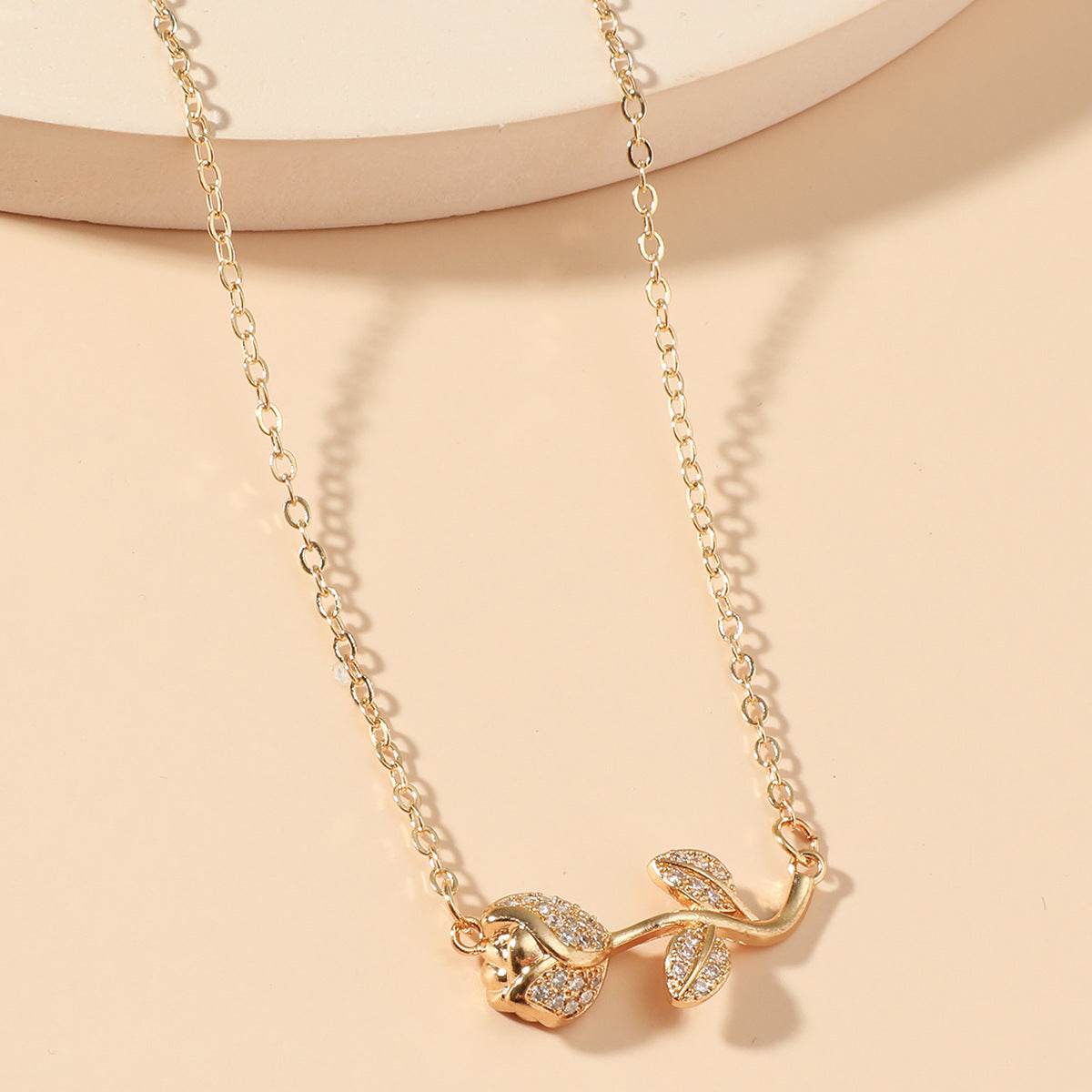 05 KC Gold G611 Rhinestone Love Rose Chain Necklace For Women 49d785fa-ac0c-4712-be8f-e6a78b6f8558 Print Material