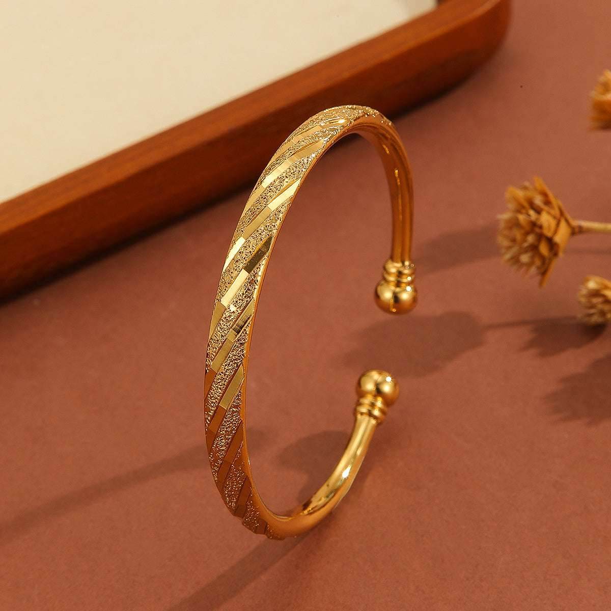 Style2 Gold-plated 18k Delicate Pattern Bracelet c94005c1-1bba-4c55-93ea-6bb9a65f1b56-_6 Print Material