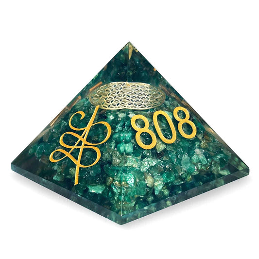 Green Aventurine Angelic Crystal Pyramid ksqrf7-20-angelic-pyramid-for-good-luck-green-aventurine-808